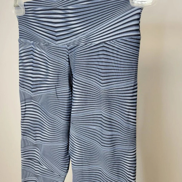 Liquido Leggings - Picture 2 of 4